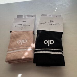 ALO Yoga Half-Crew Socks in Blush and Black